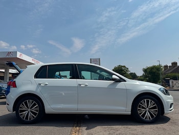 Used Volkswagen Golf 2018 for sale - 79243946: Photo