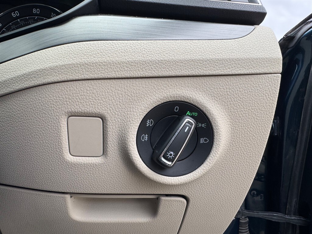 Used Skoda Superb 2017 for sale - 77665336: Photo 16