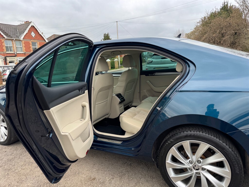 Used Skoda Superb 2017 for sale - 77665336: Photo 32