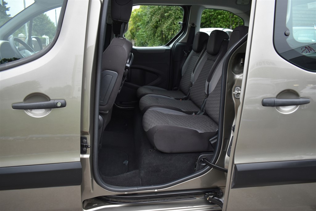 Vehicle 29