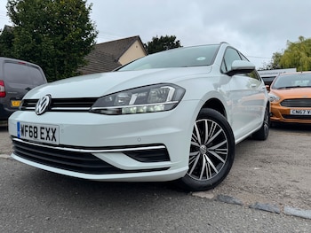 Used Volkswagen Golf 2018 for sale - 79363892: Photo