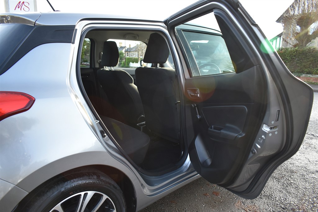 Used Suzuki Swift 2023 for sale - 76933392: Photo 31