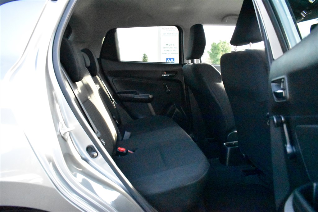 Used Suzuki Swift 2023 for sale - 76933392: Photo 4