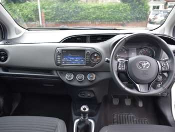 Used Toyota Yaris 2018 for sale - 75086282: Photo