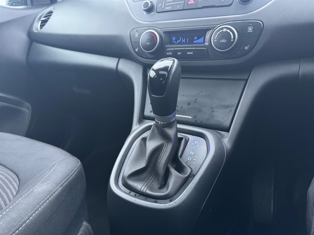 Used Hyundai i10 2017 for sale - 76722489: Photo 16