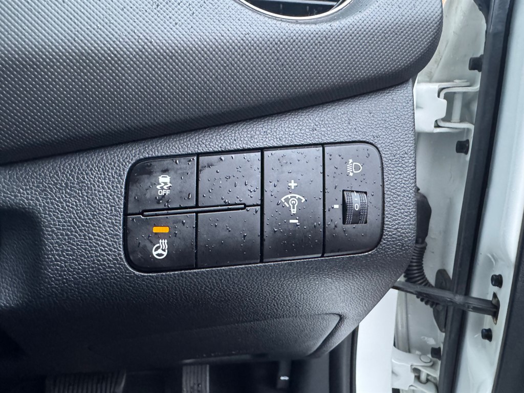 Used Hyundai i10 2017 for sale - 76722489: Photo 19