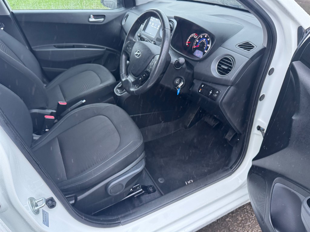 Used Hyundai i10 2017 for sale - 76722489: Photo 21