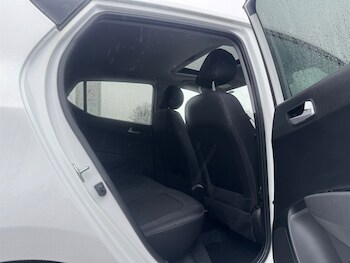 Used Hyundai i10 2017 for sale - 76722489: Photo