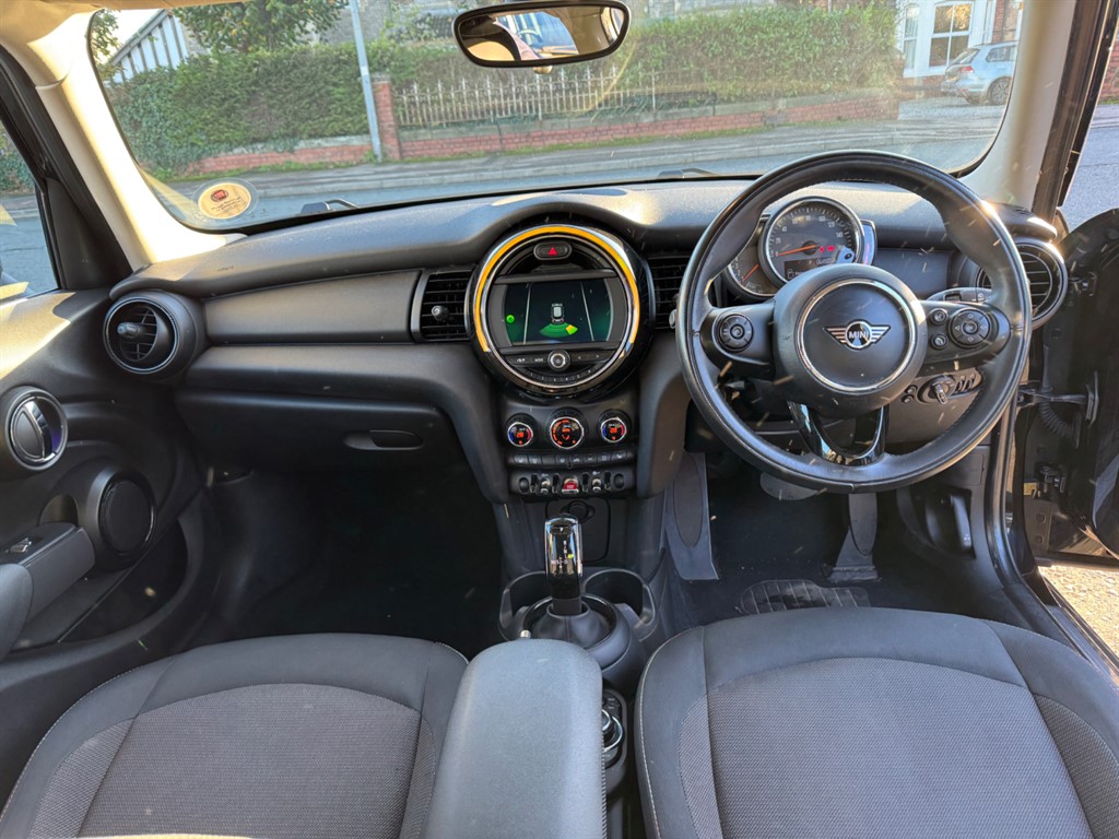 Used MINI Hatch 2019 for sale - 76628481: Photo 2