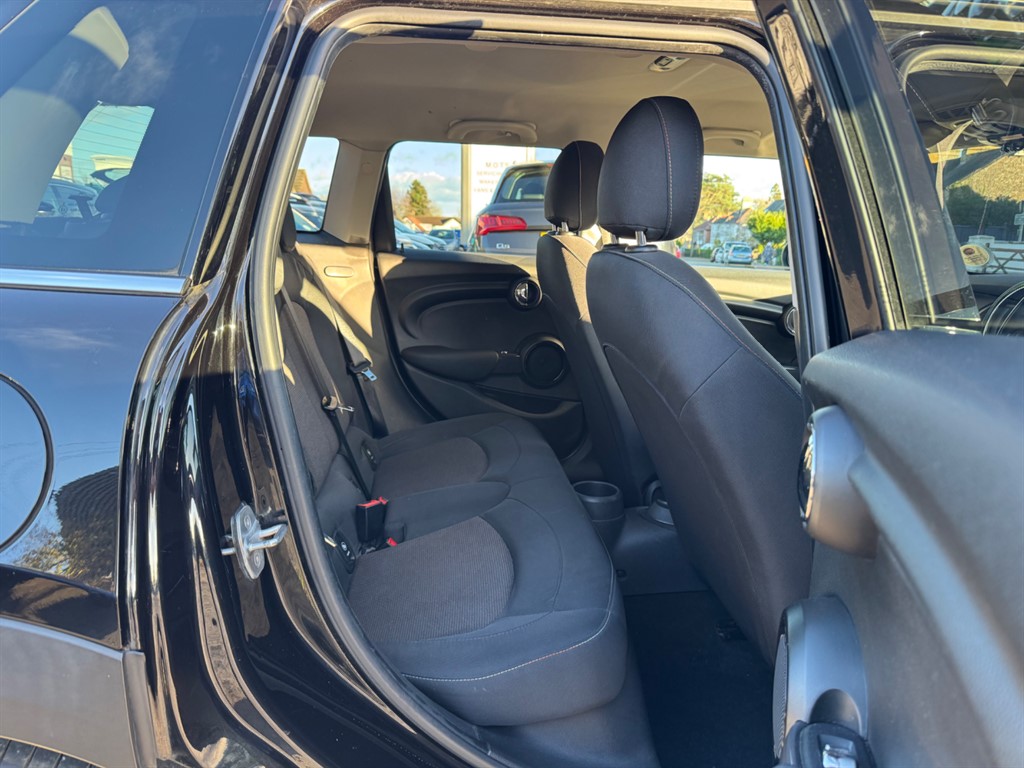 Used MINI Hatch 2019 for sale - 76628481: Photo 9