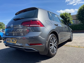 Used Volkswagen Golf 2017 for sale - 79088637: Photo