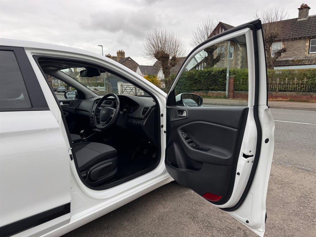 Used Hyundai i20 2019 for sale - 78103398: Photo 18