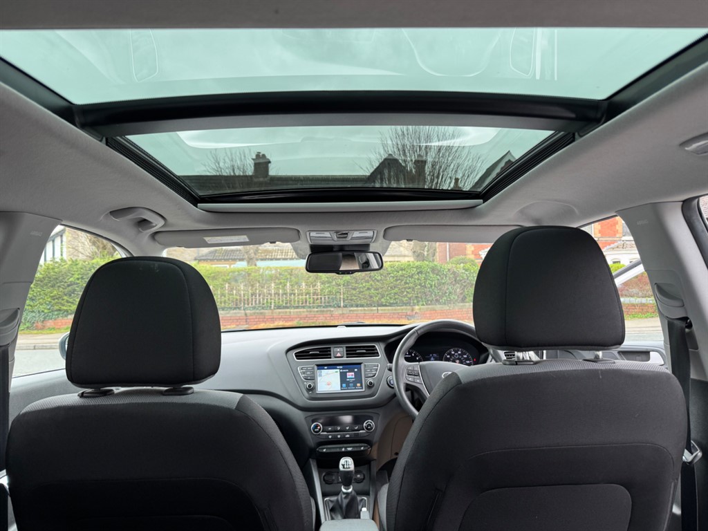 Used Hyundai i20 2019 for sale - 78103398: Photo 3