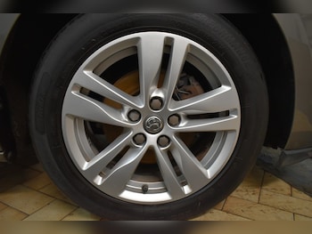 Used Vauxhall Astra 2017 for sale - 76960367: Photo