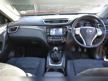 Used Nissan X-Trail 2017 for sale - 76575290: Photo