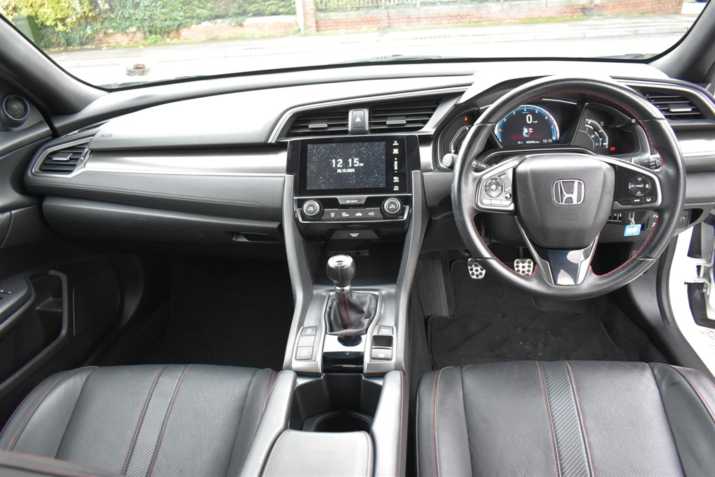 Used Honda Civic 2019 for sale - 76393815: Photo 2