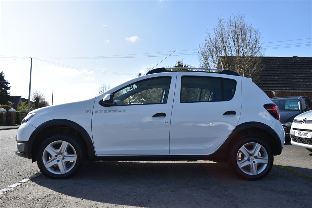 Used Dacia Sandero Stepway 2015 for sale - 77918287: Photo 11