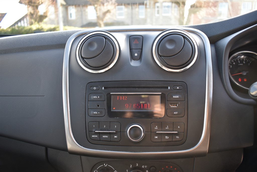 Used Dacia Sandero Stepway 2015 for sale - 77918287: Photo 14