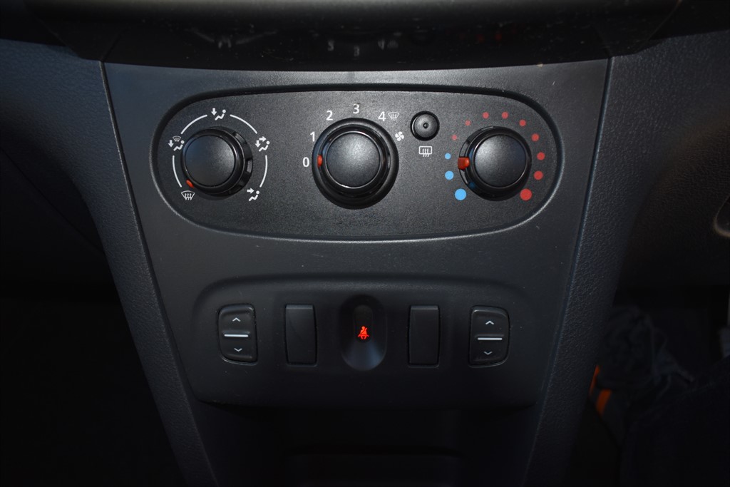 Used Dacia Sandero Stepway 2015 for sale - 77918287: Photo 15