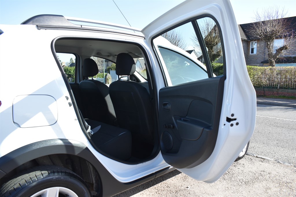 Used Dacia Sandero Stepway 2015 for sale - 77918287: Photo 21