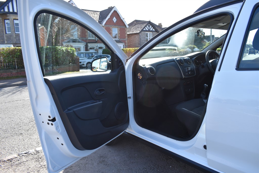 Used Dacia Sandero Stepway 2015 for sale - 77918287: Photo 28