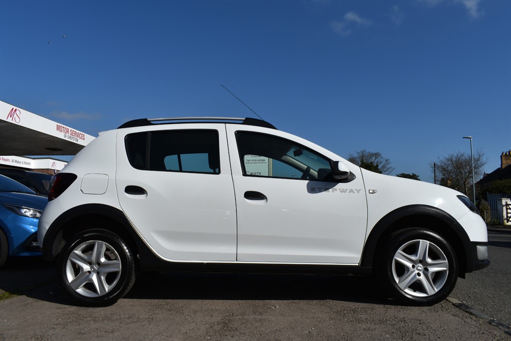 Used Dacia Sandero Stepway 2015 for sale - 77918287: Photo 3