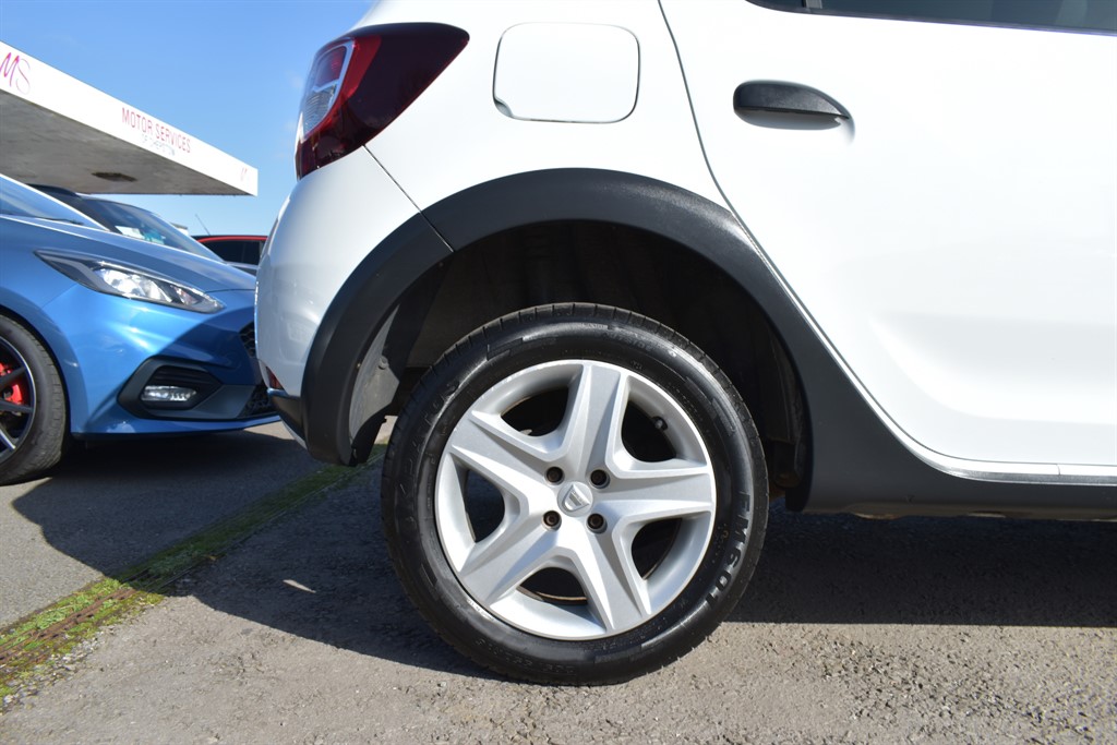 Used Dacia Sandero Stepway 2015 for sale - 77918287: Photo 33