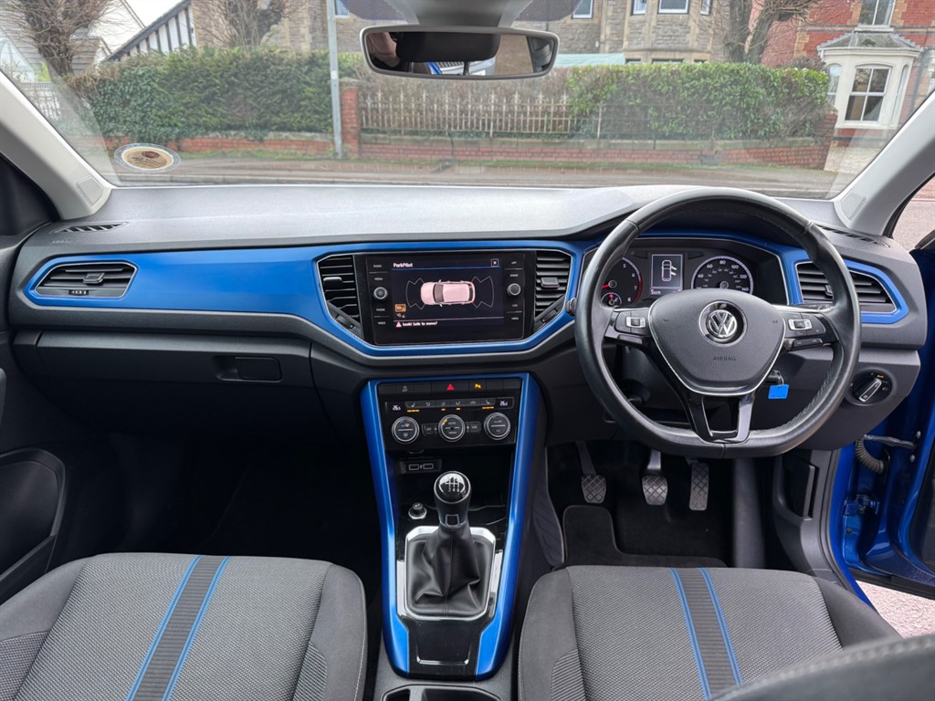 Used Volkswagen T-Roc 2018 for sale - 77367313: Photo 2