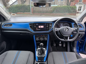 Used Volkswagen T-Roc 2018 for sale - 77367313: Photo