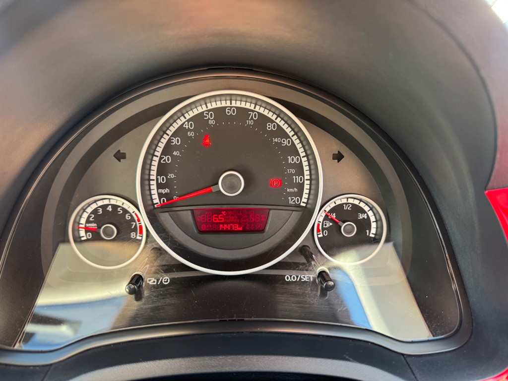 Used Volkswagen up! 2014 for sale - 76628530: Photo 21