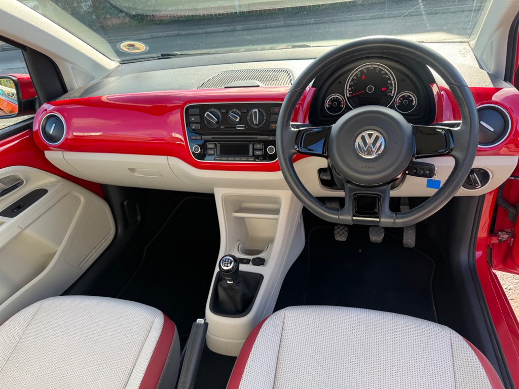 Used Volkswagen up! 2014 for sale - 76628530: Photo 3