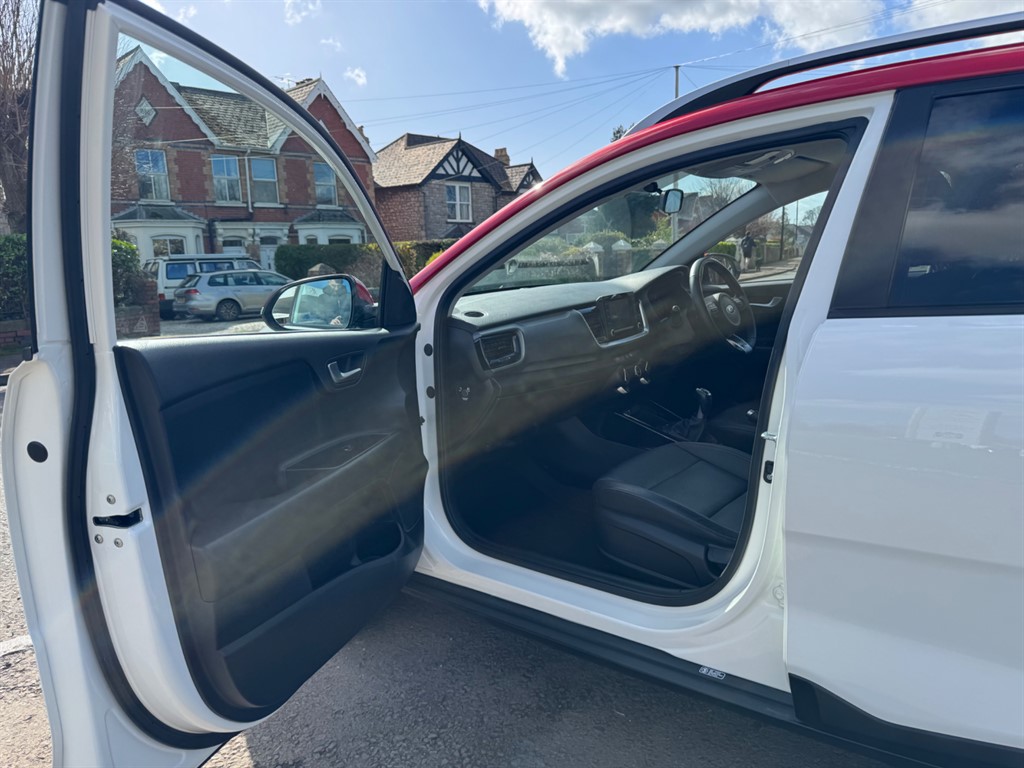 Used Kia Stonic 2020 for sale - 77897262: Photo 35