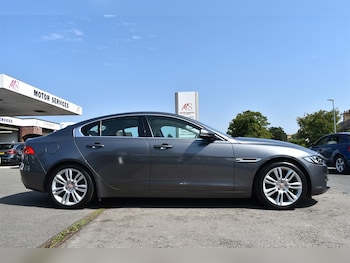 Used Jaguar XE 2015 for sale - 75570116: Photo