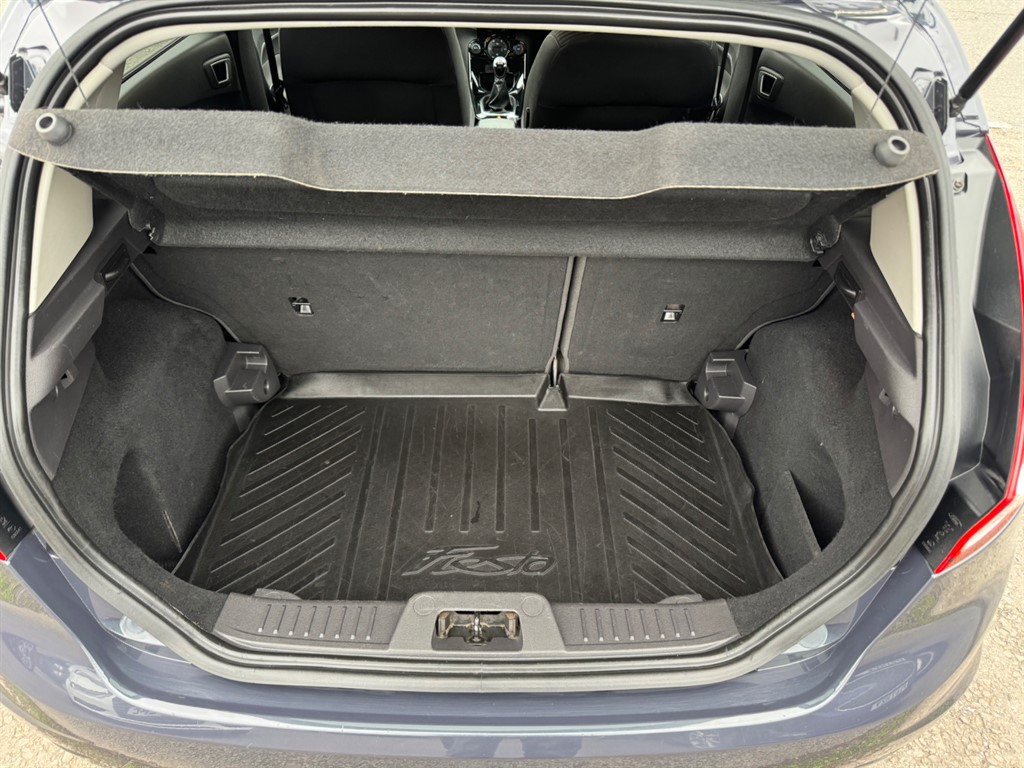 Used Ford Fiesta 2013 for sale - 76255142: Photo 9