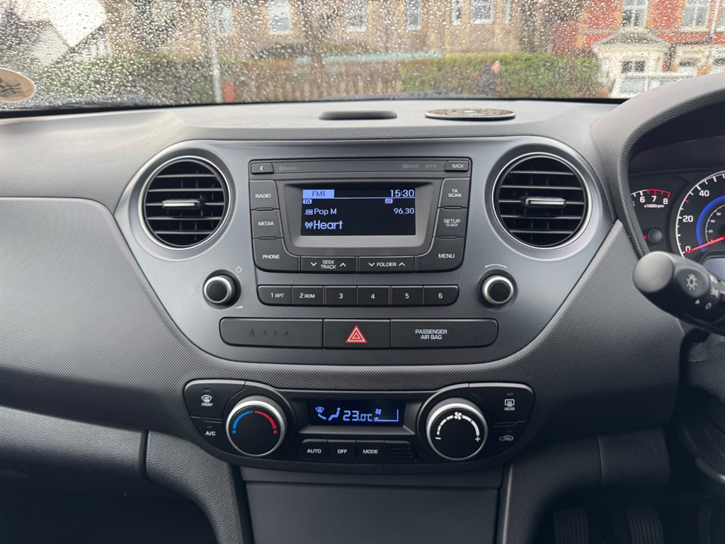 Used Hyundai i10 2018 for sale - 77679136: Photo 15