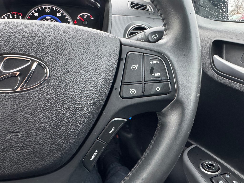 Used Hyundai i10 2018 for sale - 77679136: Photo 18