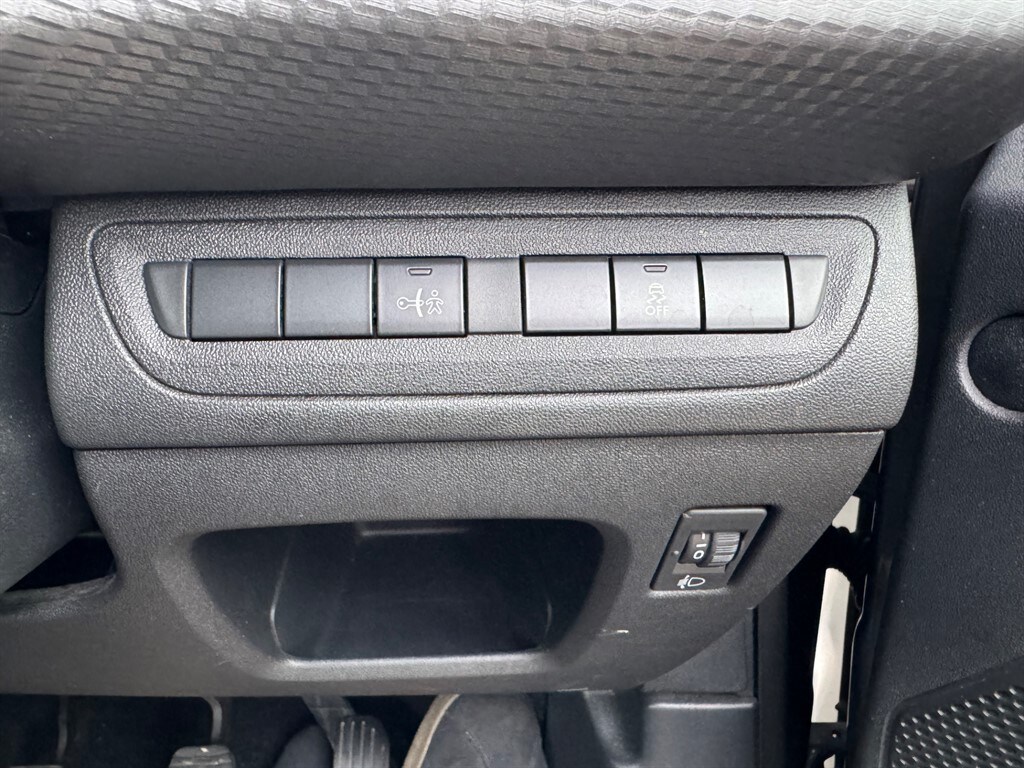 Used Peugeot 2008 2016 for sale - 77614861: Photo 16