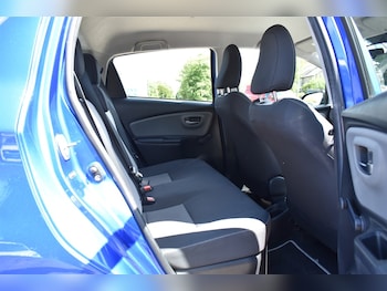 Used Toyota Yaris 2017 for sale - 75570733: Photo