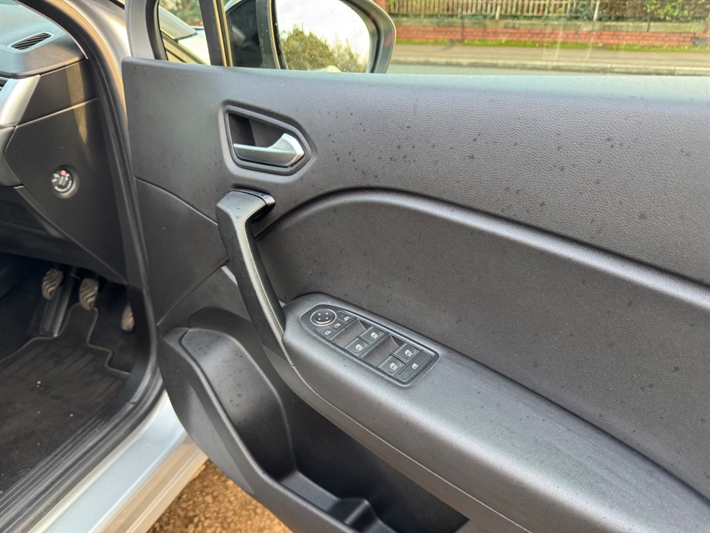 Used Renault Captur 2020 for sale - 76684493: Photo 15