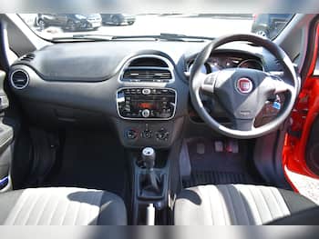 Used Fiat Punto 2017 for sale - 79641054: Photo