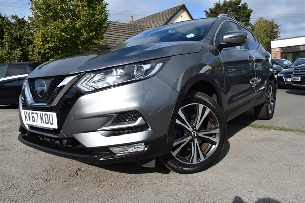 Used Nissan Qashqai 2017 for sale - 76221947: Photo 2