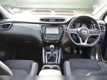 Used Nissan Qashqai 2017 for sale - 76221947: Photo