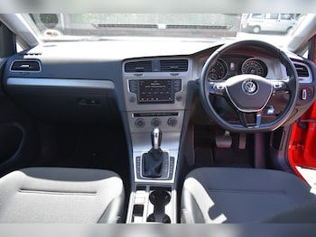 Used Volkswagen Golf 2015 for sale - 78233122: Photo