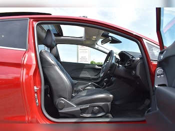 Used Ford Fiesta 2017 for sale - 75570048: Photo