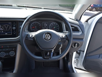 Used Volkswagen T-Roc 2020 for sale - 75570751: Photo
