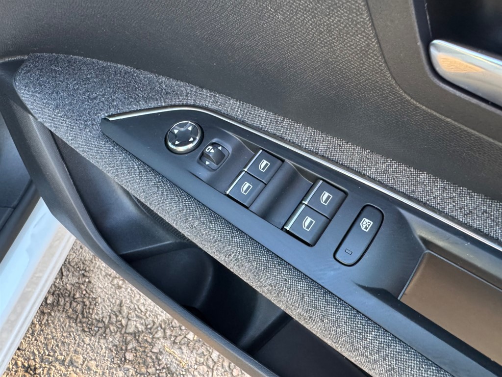 Used Peugeot 3008 2023 for sale - 76557109: Photo 18