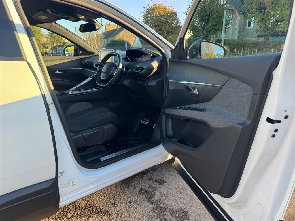 Used Peugeot 3008 2023 for sale - 76557109: Photo 23