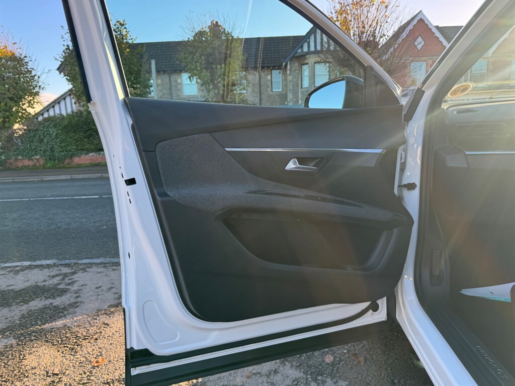 Used Peugeot 3008 2023 for sale - 76557109: Photo 36