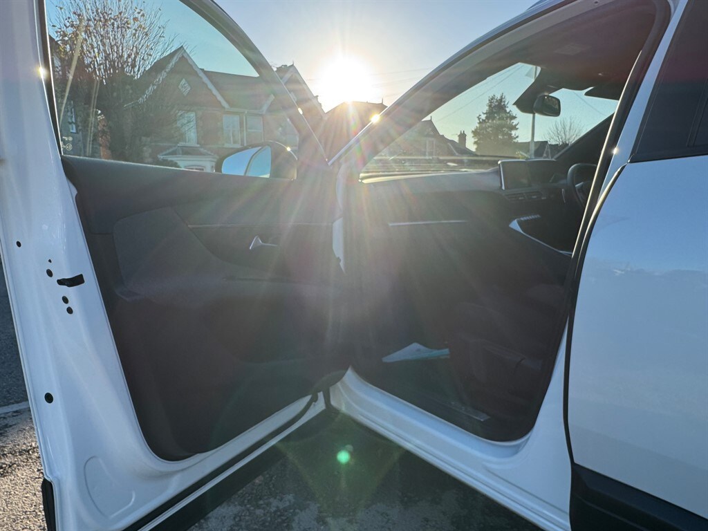 Used Peugeot 3008 2023 for sale - 76557109: Photo 37