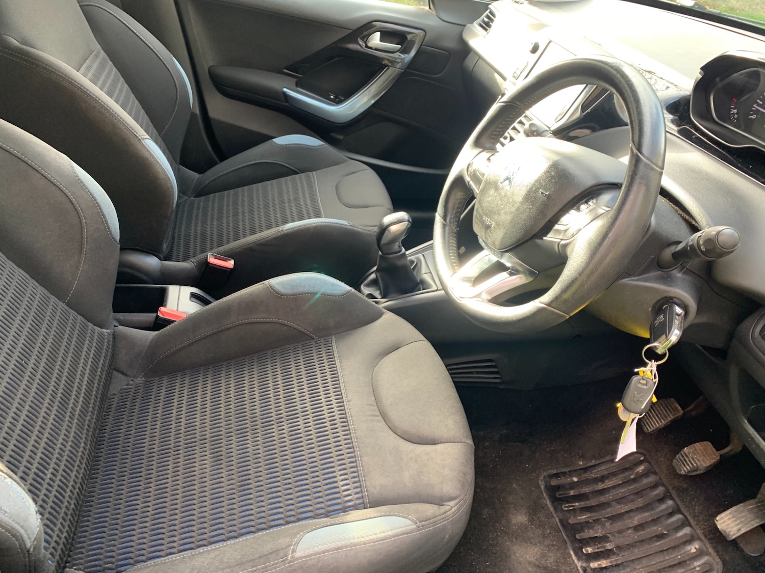 Used Peugeot 208 2013 for sale - 77690711: Photo 6